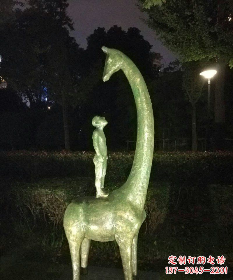 南阳壮观绝伦的长颈鹿雕塑