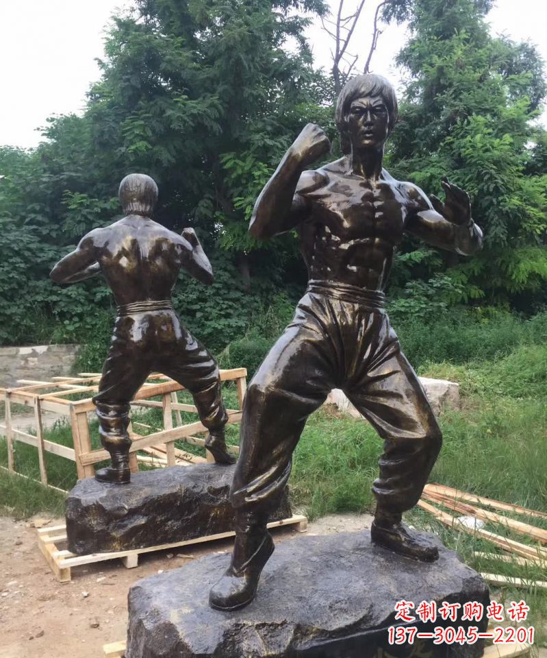 南阳荣耀李小龙,经典之作——“功夫之王”铜雕塑