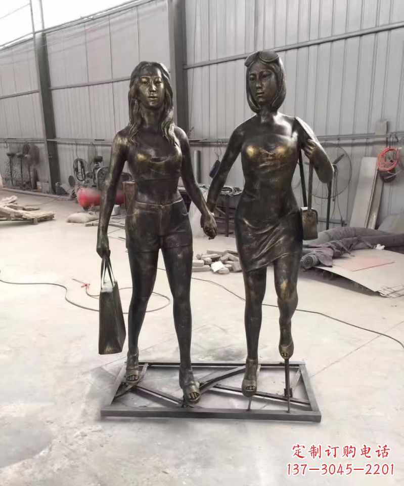 南阳铜雕女人唤醒美好回忆