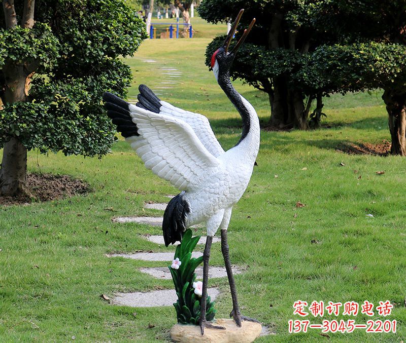 南阳古典仙鹤雕塑,融入神秘风语
