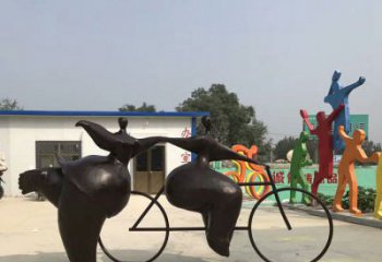 南阳青春无悔，精致自行车雕塑