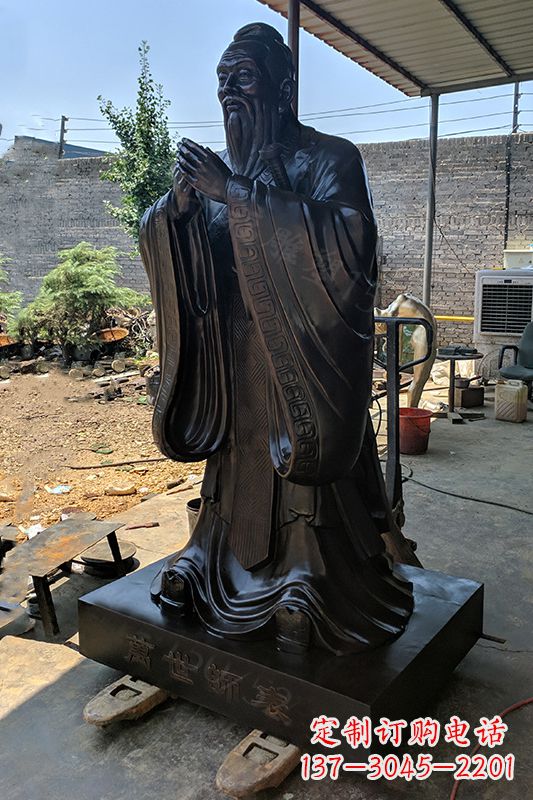 南阳精美孔子雕塑,还原历史大师的英姿