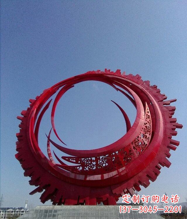南阳精致而又引人注目的不锈钢齿轮雕塑