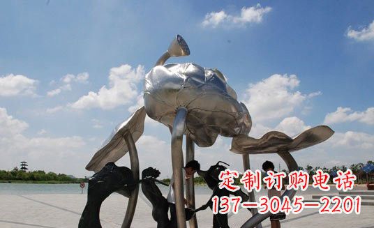 南阳广场不锈钢抽象莲花莲叶雕塑