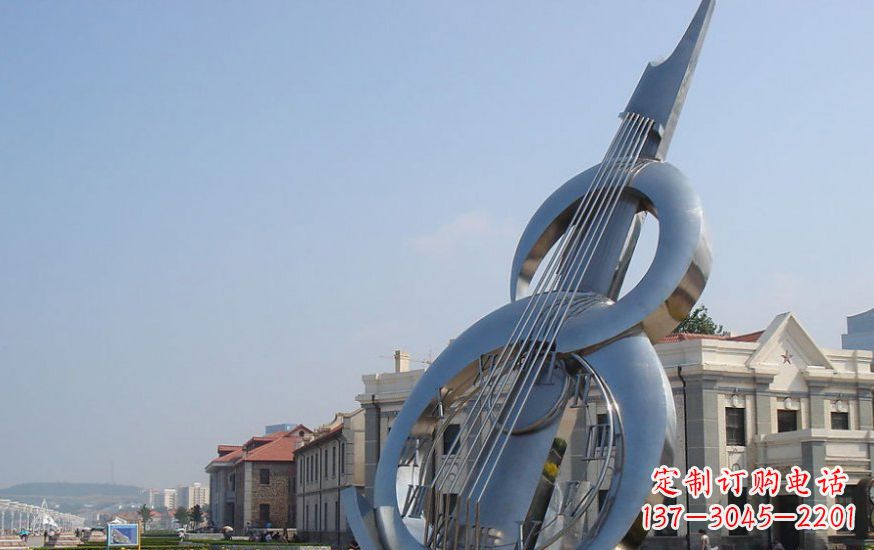 南阳经典音乐雕塑:不锈钢大提琴