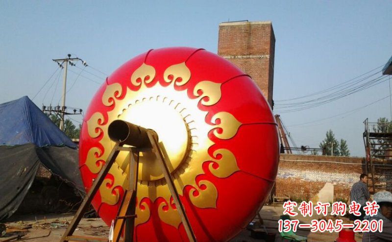 南阳广场不锈钢红灯笼雕塑