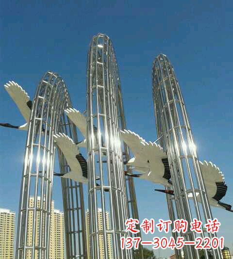 南阳高级不锈钢镂空雄鹰雕塑