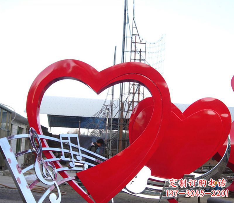 南阳中领雕塑:音符桃心景观雕塑,给你的生活带去美妙的旋律