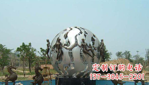 南阳广场不锈钢圆球喷泉雕塑