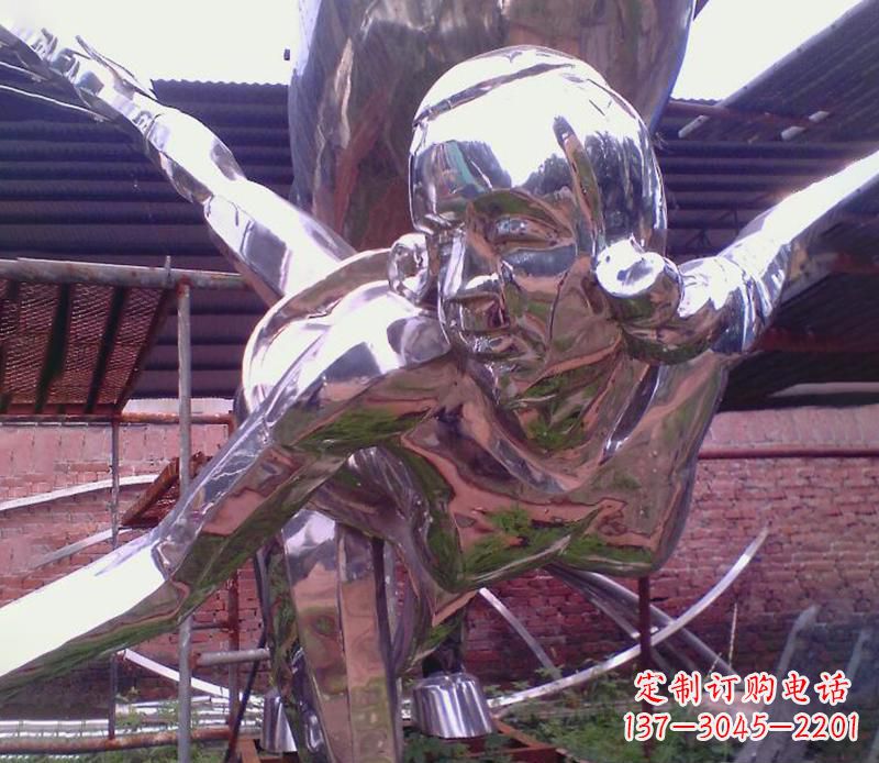 南阳广场不锈钢运动员雕塑