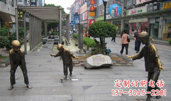 南阳中领雕塑:陀螺小品人物铜雕