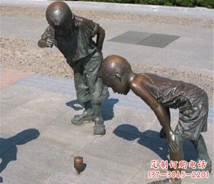 南阳欣赏小男孩小品铜陀螺雕塑