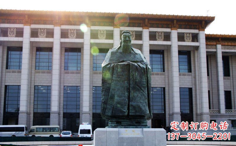 南阳传承中国传统文化的孔子雕塑