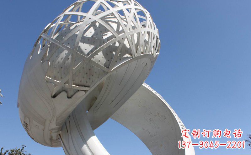 南阳中领雕塑珠宝戒指雕塑是一款以不锈钢为原材…