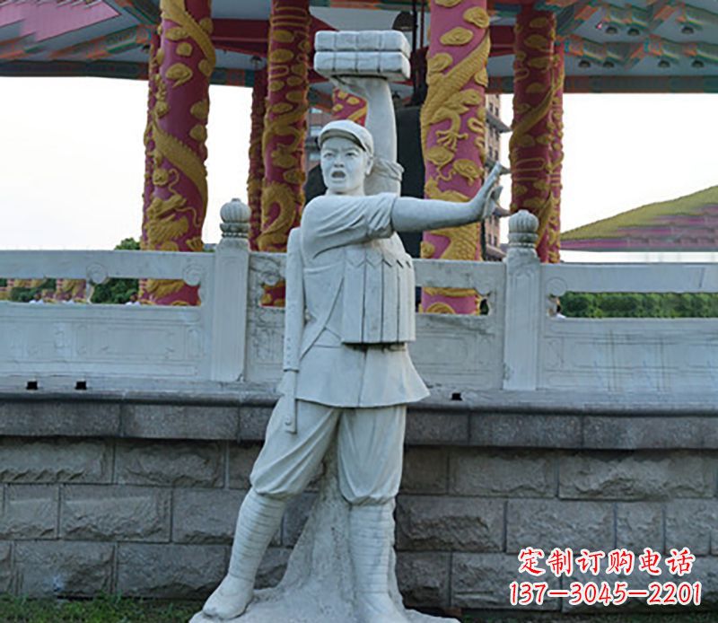南阳广场景观董存瑞石雕