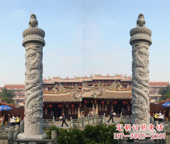 南阳精美的汉白玉龙柱石雕塑