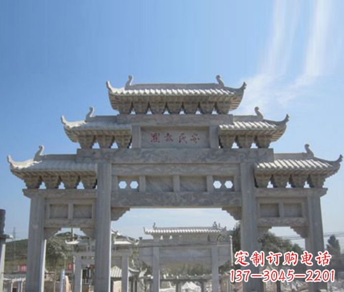 南阳三门石雕牌坊精美雕塑