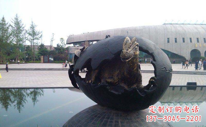 南阳广场恐龙蛋景观铜雕