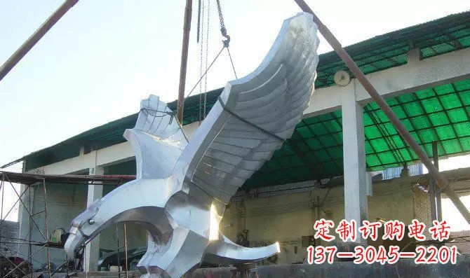 南阳高端大气老鹰不锈钢雕塑