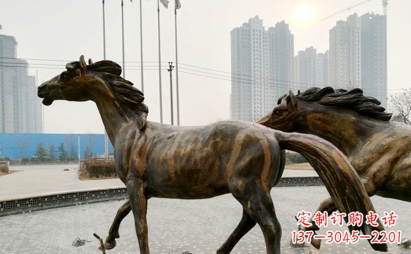 南阳广场马动物铜雕
