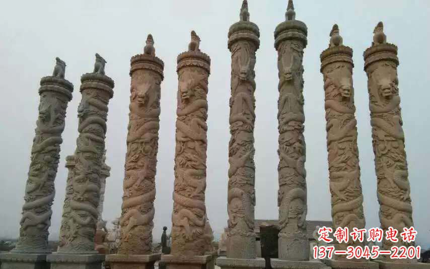 南阳风格独特的盘龙石雕