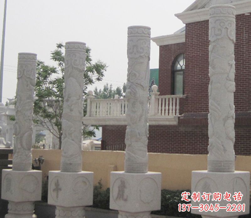 南阳历久弥新的圆润十二生肖雕塑