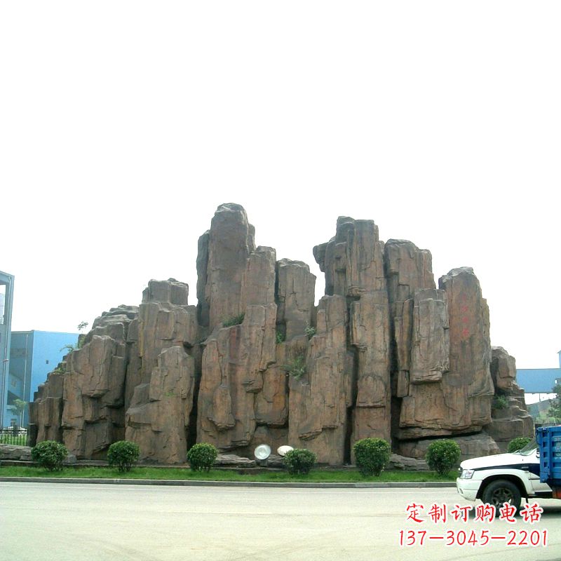 南阳中领雕塑:全球领先的广场塑石假山雕塑定制厂家