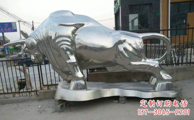 南阳独特的拓荒牛不锈钢雕塑