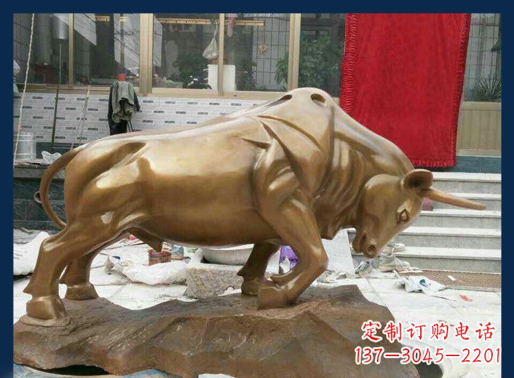 南阳广场铜雕贴金黄牛动物雕塑