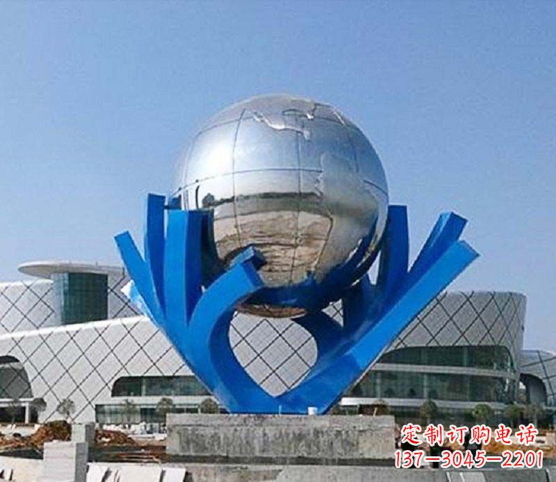 南阳中领雕塑打造把地球握在手中精致不锈钢抽象雕塑