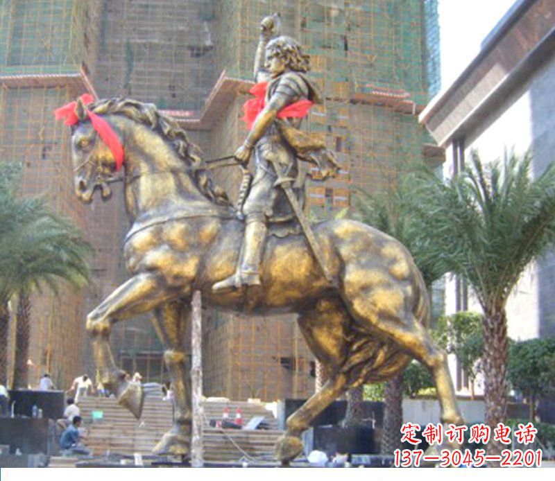 南阳华丽的骑士雕塑,引人注目的西方骑马战士纪念铜雕