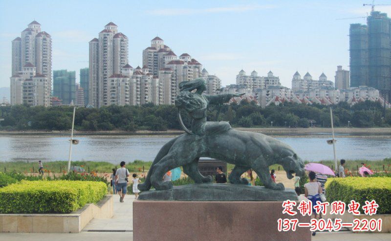 南阳中领雕塑:大型铜雕狮子,令您的景观更加出彩!