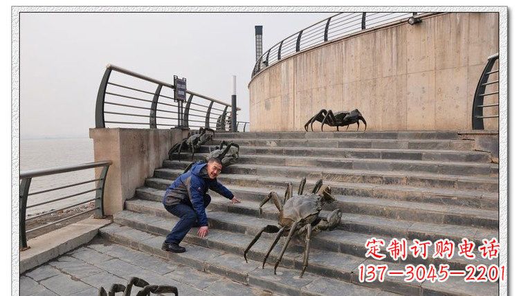 南阳海边铜螃蟹雕塑是由中领雕塑定制生产的一款…
