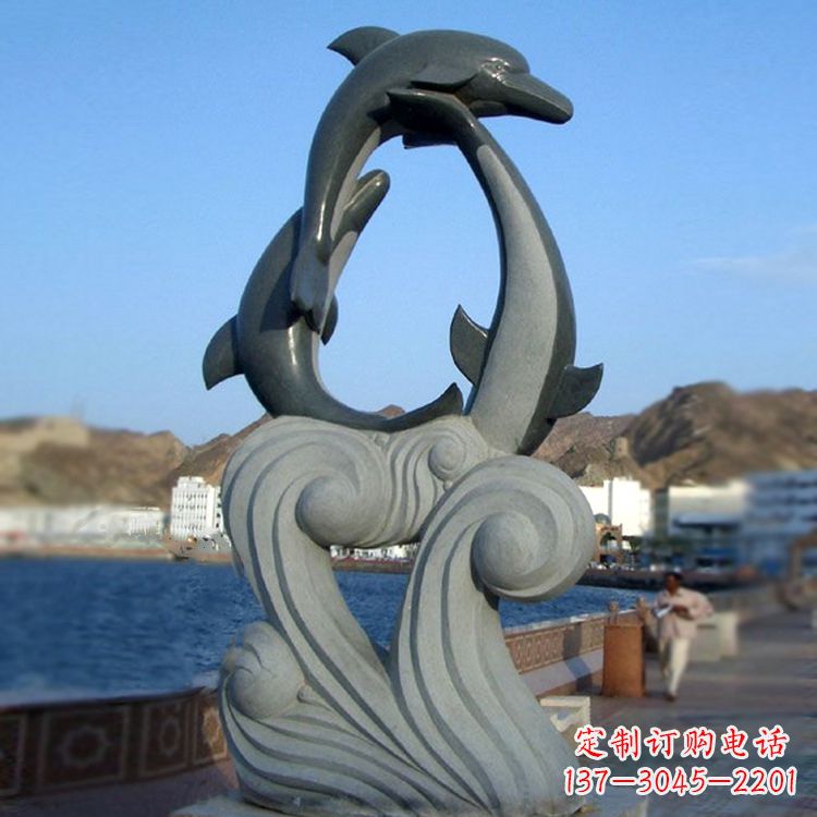 南阳欣赏海豚石雕塑的美丽