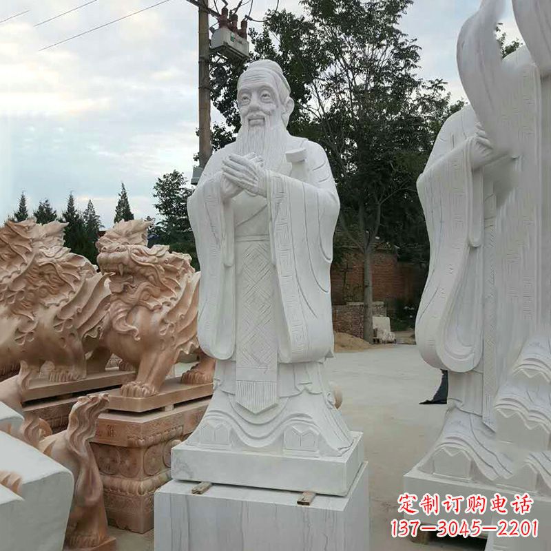 南阳海外的孔子雕像