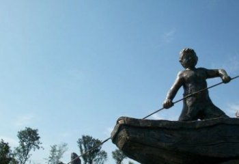 南阳男孩撑船铜雕，营造童趣氛围