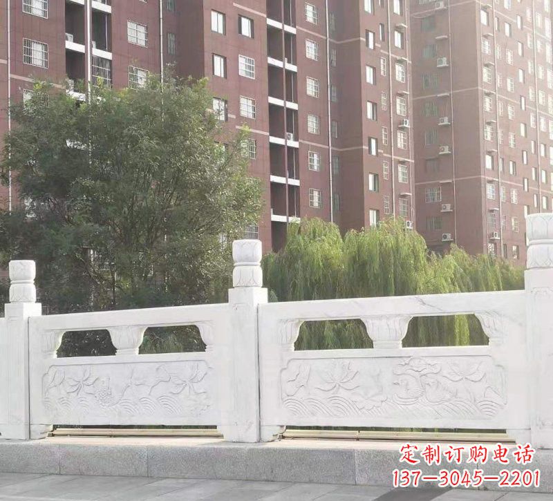 南阳汉白玉荷花鲤鱼浮雕栏板--精美雕刻点缀室内空间
