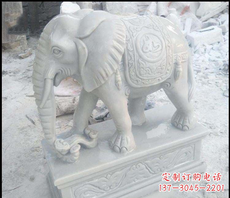南阳汉白玉吉祥鼻卷如意的大象石雕