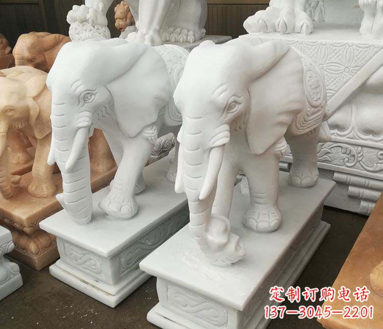 南阳独特的大象雕塑造型精美