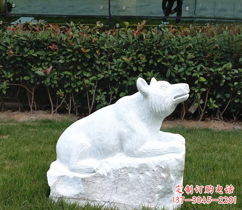 南阳汉白玉小区动物熊
