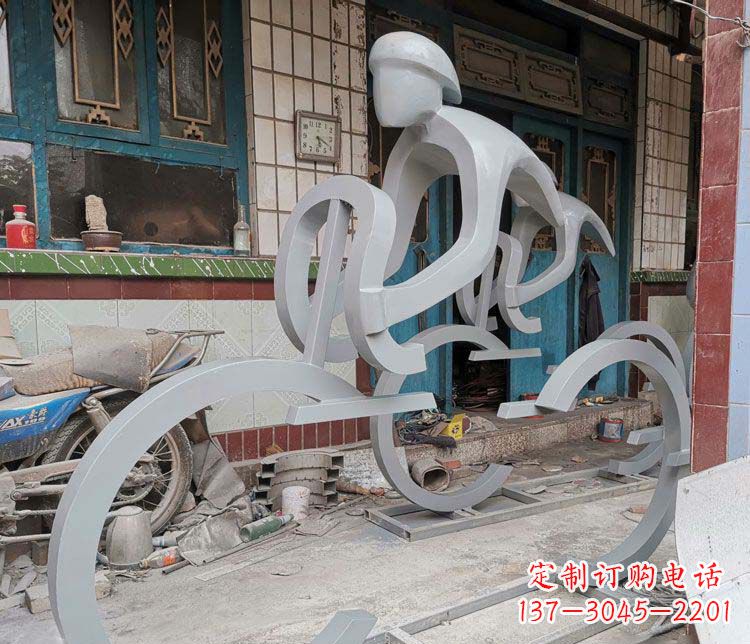 南阳户外不锈钢骑自行车人物雕塑