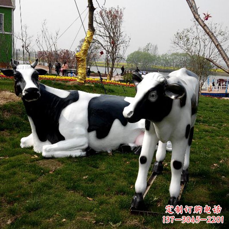 南阳仿真奶牛雕塑,精致外形逼真细节