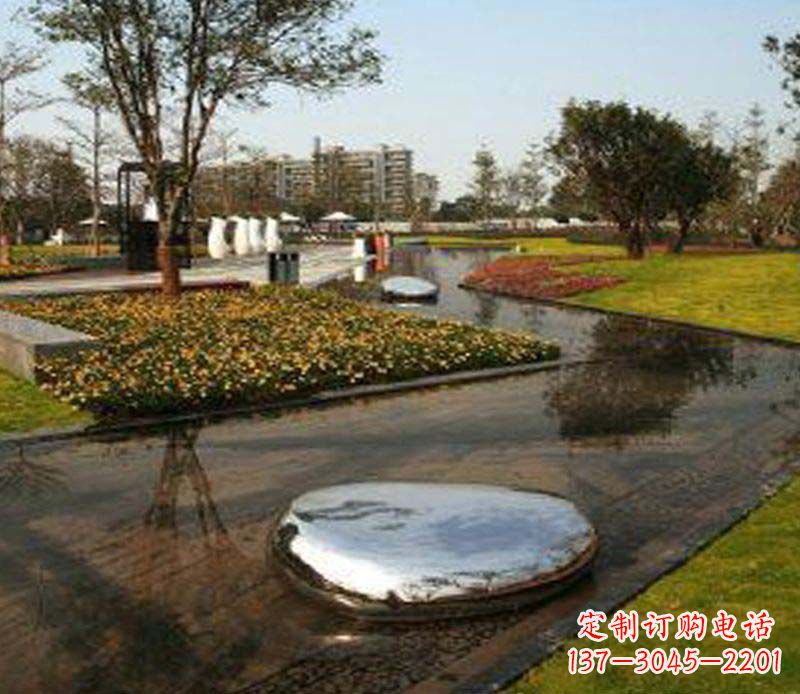 南阳花园不锈钢水滴景观雕塑