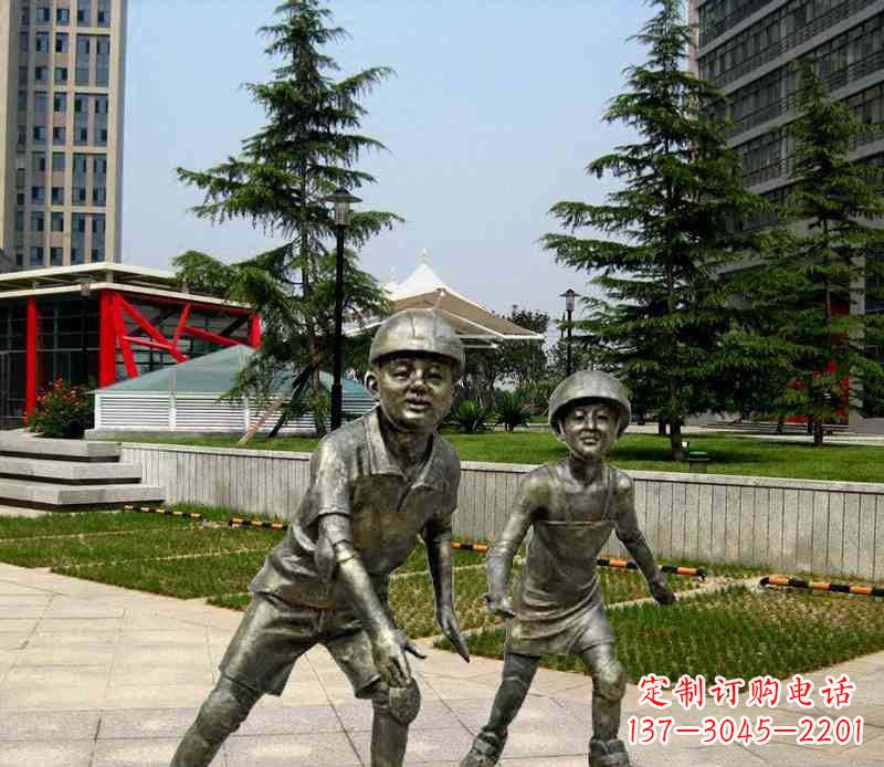 南阳滑旱冰男孩铜雕,精细而引人入胜