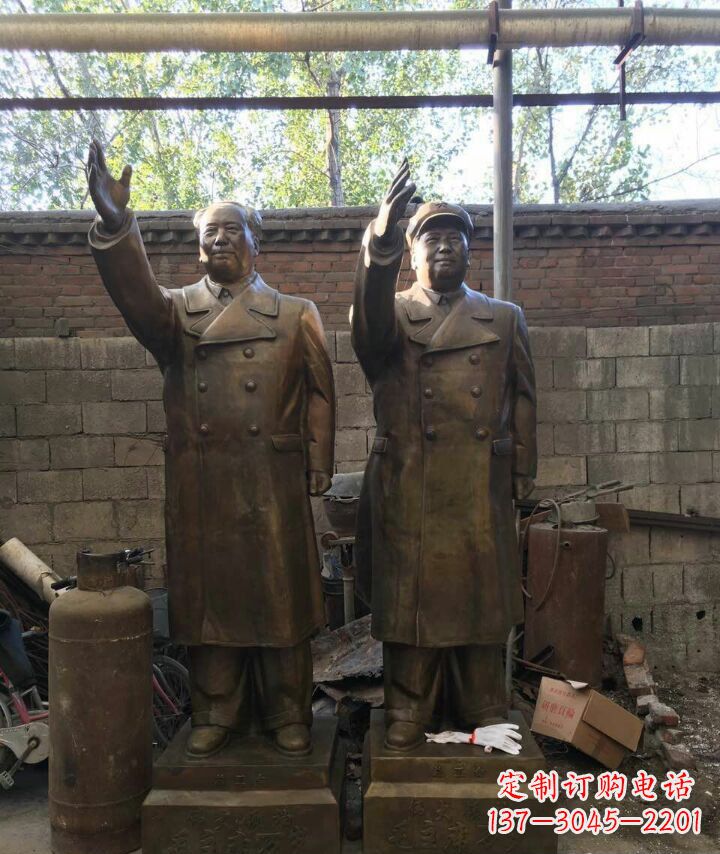 南阳挥手的毛主席伟人铜雕