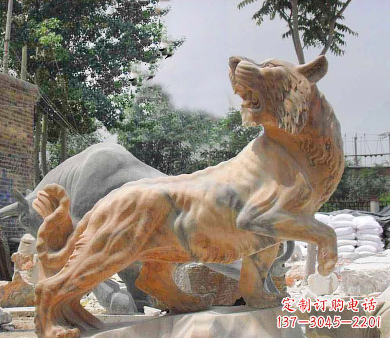 南阳回头的老虎石雕