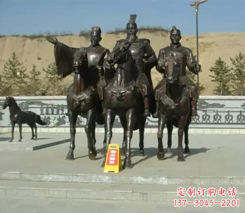 南阳中领雕塑:骑马广场铜雕作品