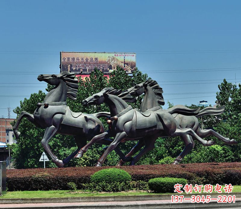 南阳非凡运动,街边奔马铜雕塑
