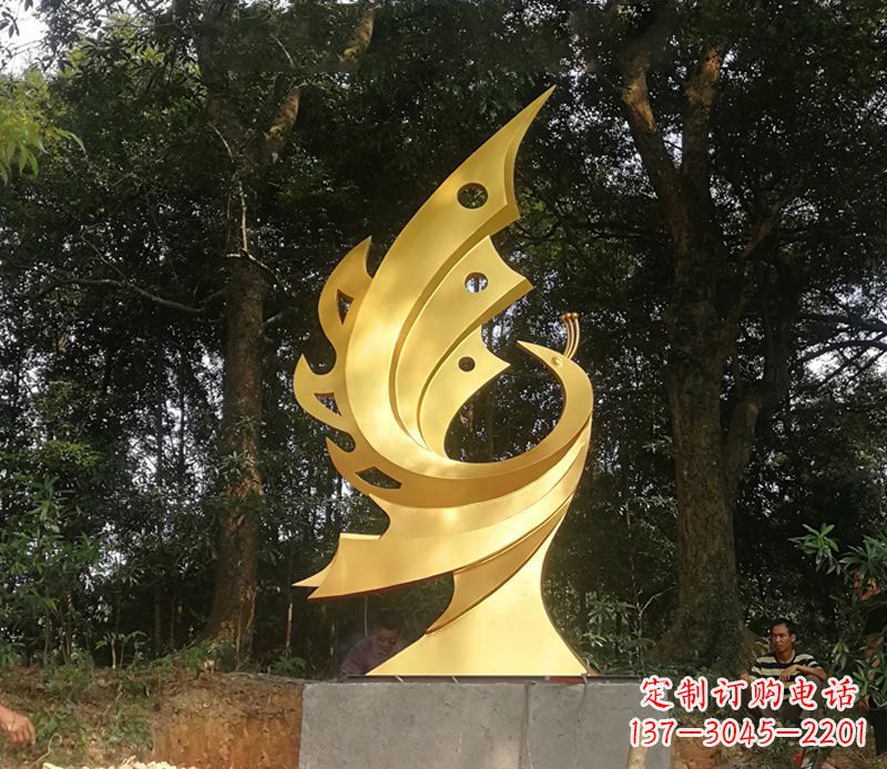 南阳以古典风格演绎不锈钢凤凰雕塑