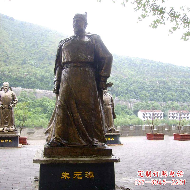 南阳传承古代荣耀,朱元璋帝王铜雕塑像